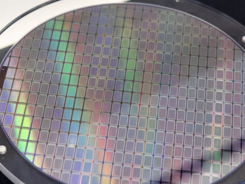 UMC's Dual-Track Advanced Packaging Strategy: Silicon Interposer and TGV Tech